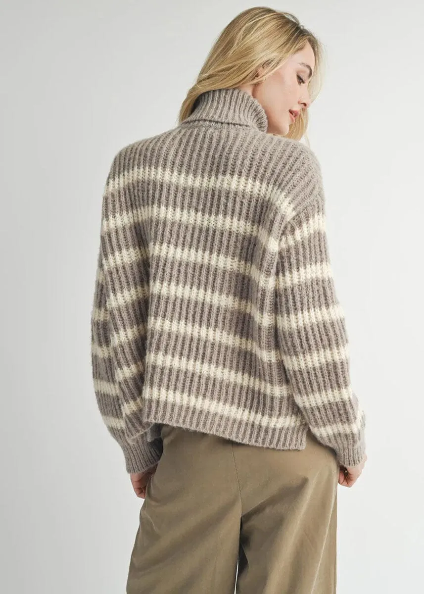 Aki Turtleneck Striped Sweater - Moss Ivory