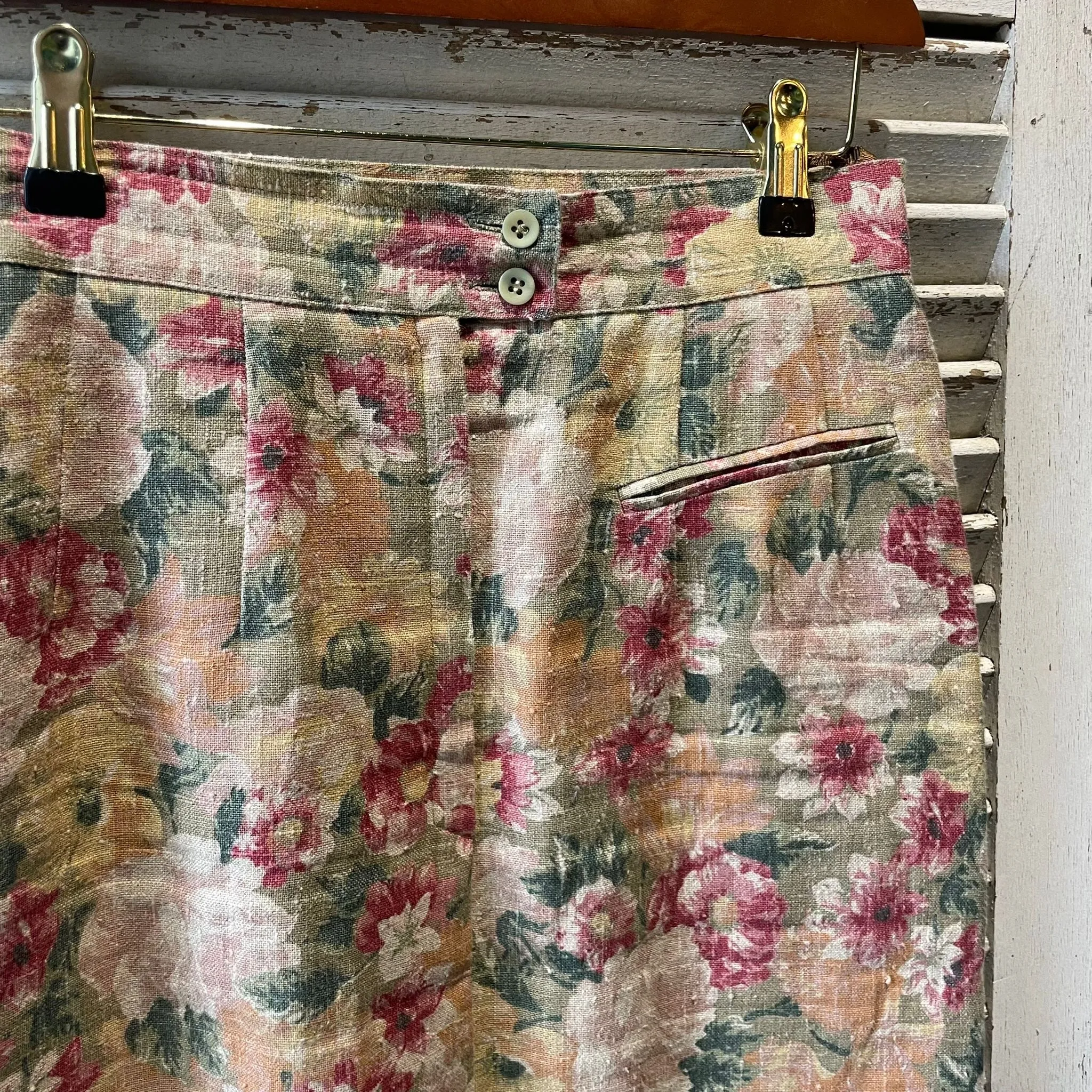 Vintage Pencil Skirt With Soft Colours